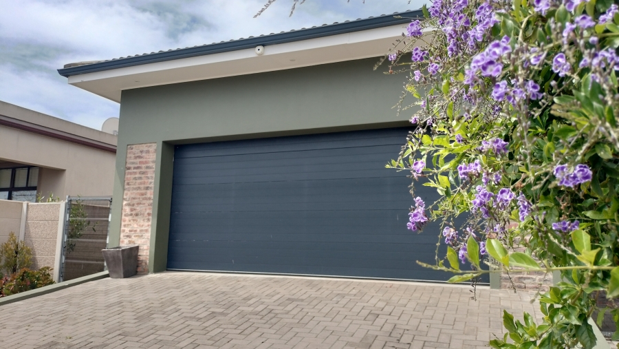 3 Bedroom Property for Sale in Reebok Western Cape